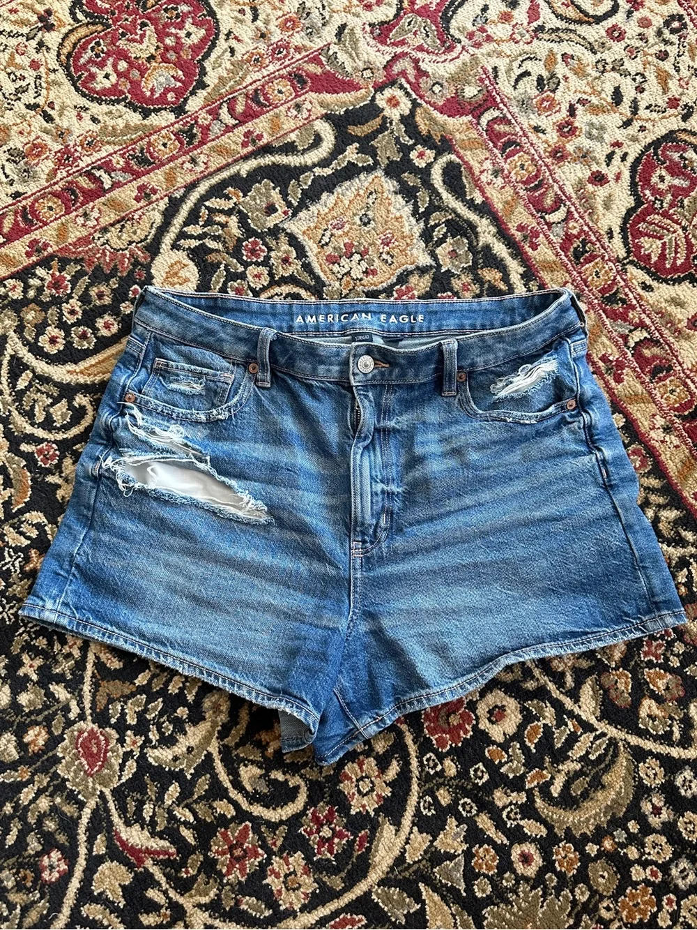 American Eagle Mom Short